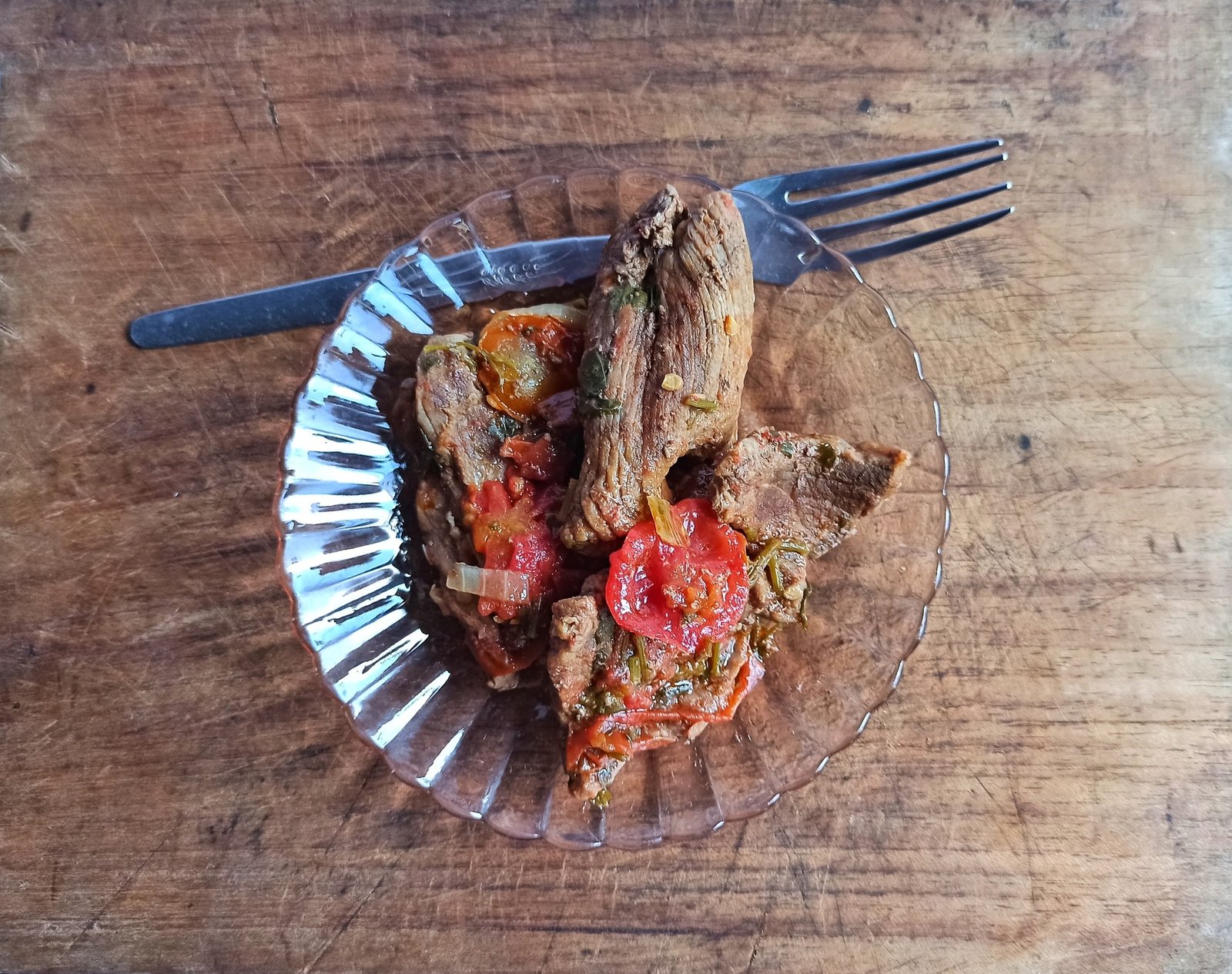 carne guisada con tomate, al estilo guatemalteco